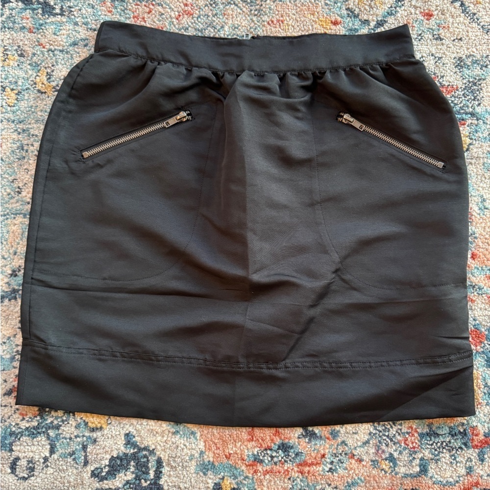 NWT Walter Baker Bengaline Black Pencil Skirt
Size 8